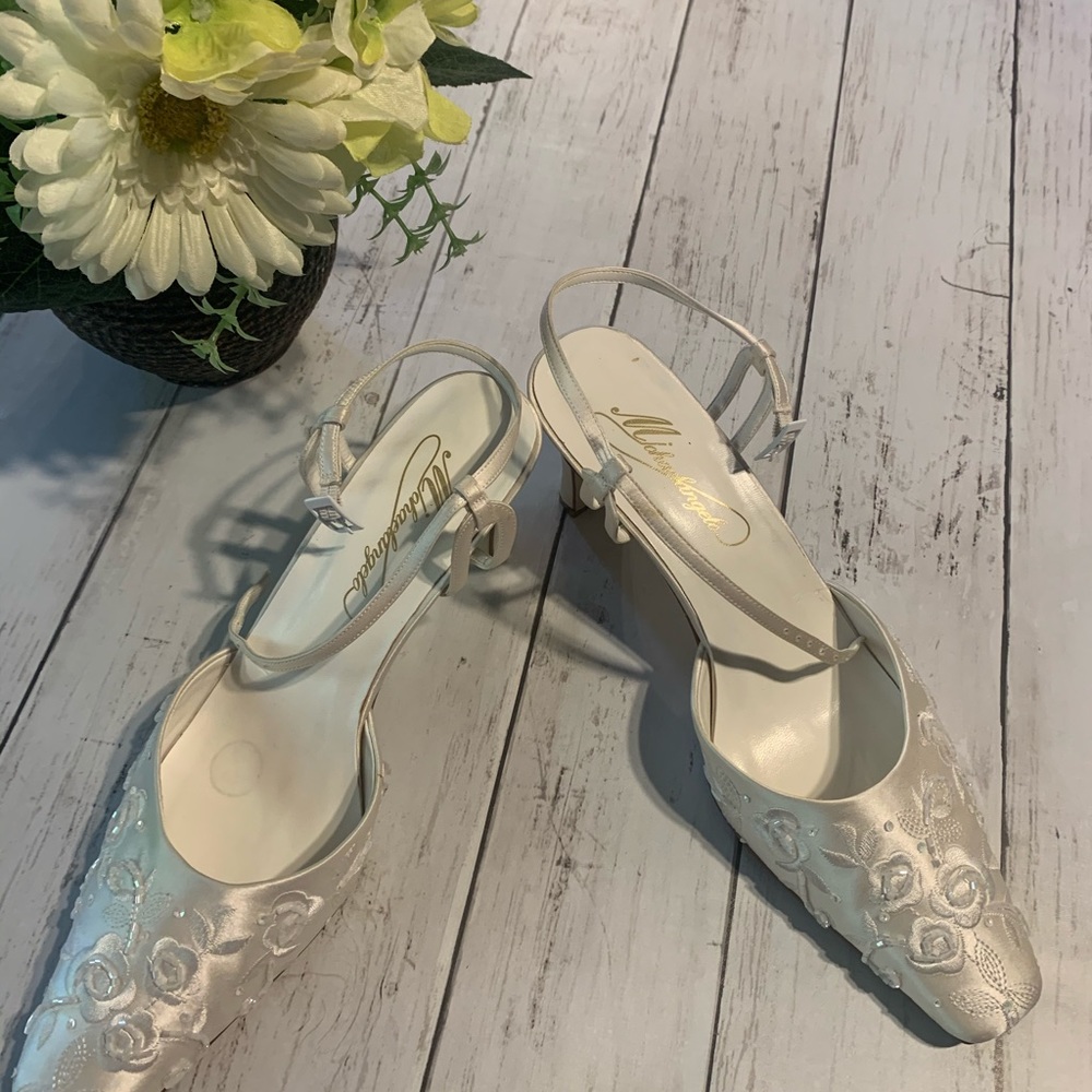 Shoes - Picture 6 of 7